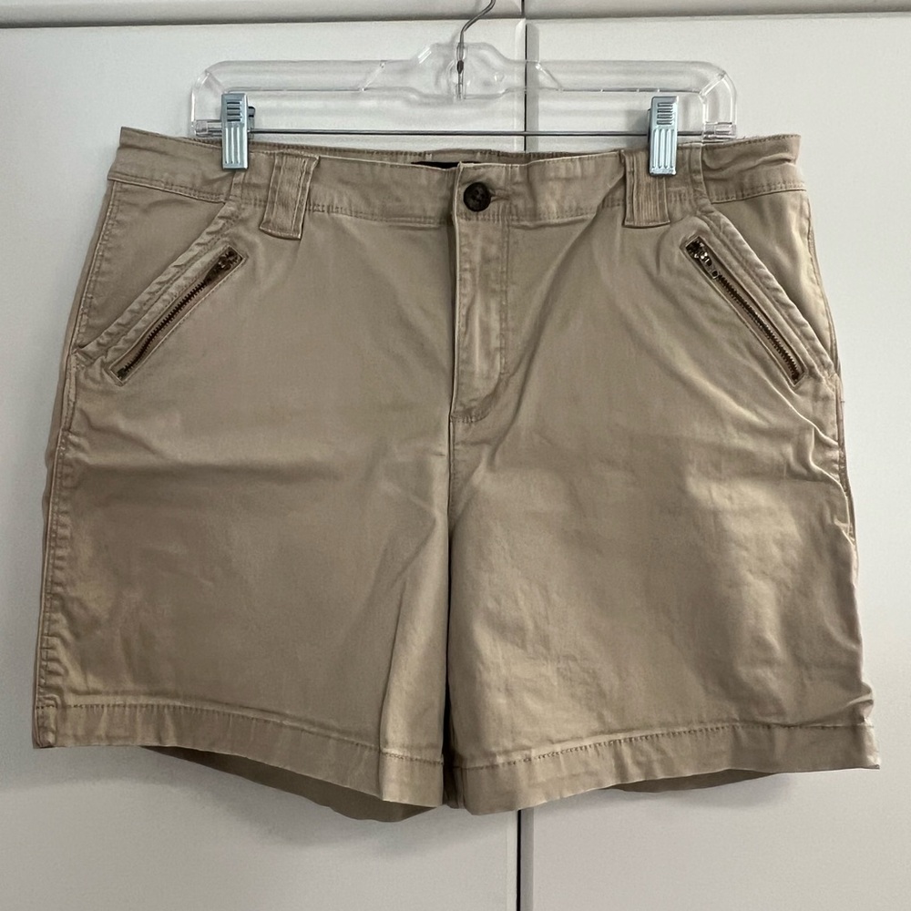 Lee Straight Fit Women's Khaki Shorts Sz 16